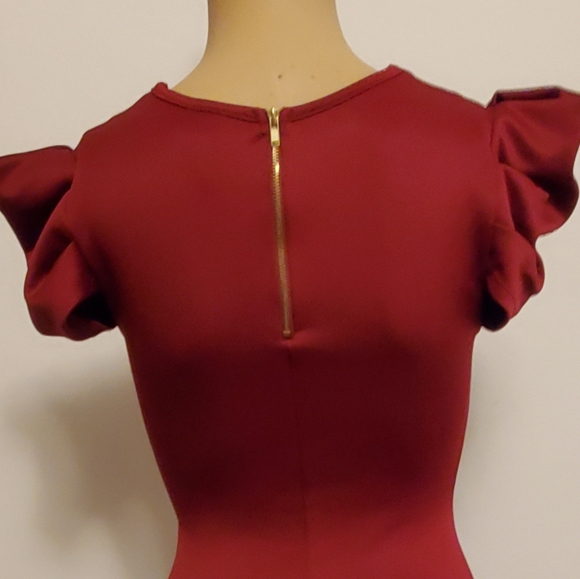 High Shoulder Pentagon Chest Cut Mini Dress - Picture 4 of 4